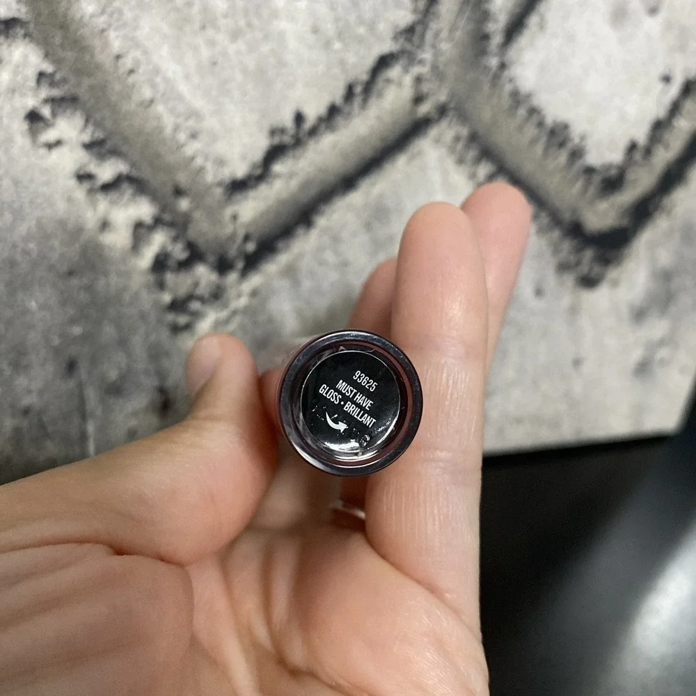 BARE‎ MINERALS 